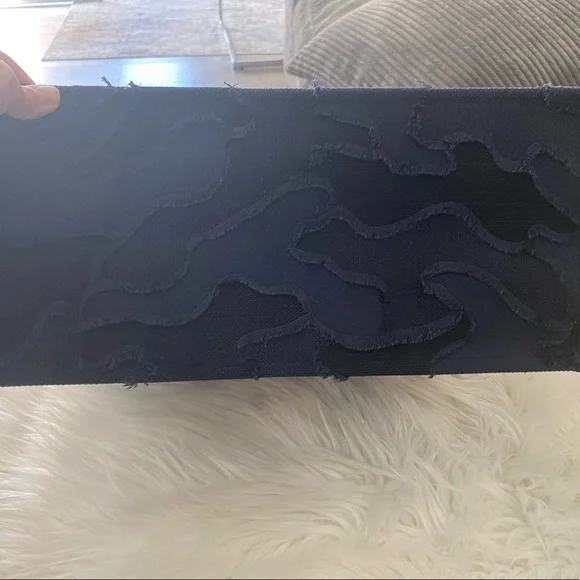 LIKE NEW💯CHRISTIAN DIOR Canvas Embroidered Camouflage Large Book Tote Blue - Picture 5 of 16